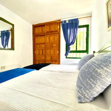 Duplex Con Dos Dormitorios En Costa Del Silencio, Tenerife Sur *